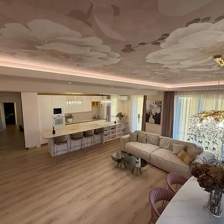 Panorama Coresi Penthouse Appartement *