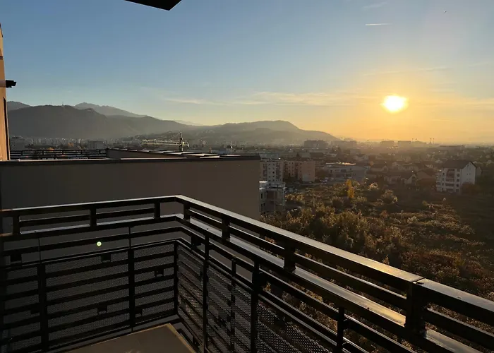 Panorama Coresi Penthouse 公寓 *